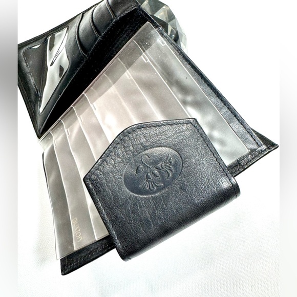 Black Leather Wallet with Embossed Logo Julia Buxton - Picture 5 of 12